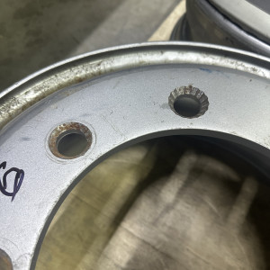 Диск колёсный R19.5x6.75 Mercedes не красивая фаска DSC_031568
