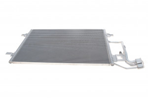 Радіатор кондиціонера VW Passat 1.6-2.8i/1.9-2.5TDI 00-05 TSP0225453